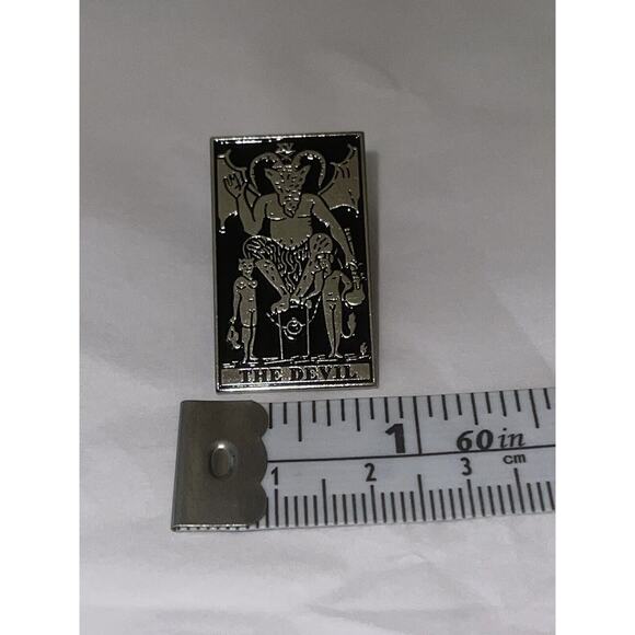 The Devil Tarot Card Halloween Horror Pin Brooch - Picture 1 of 1